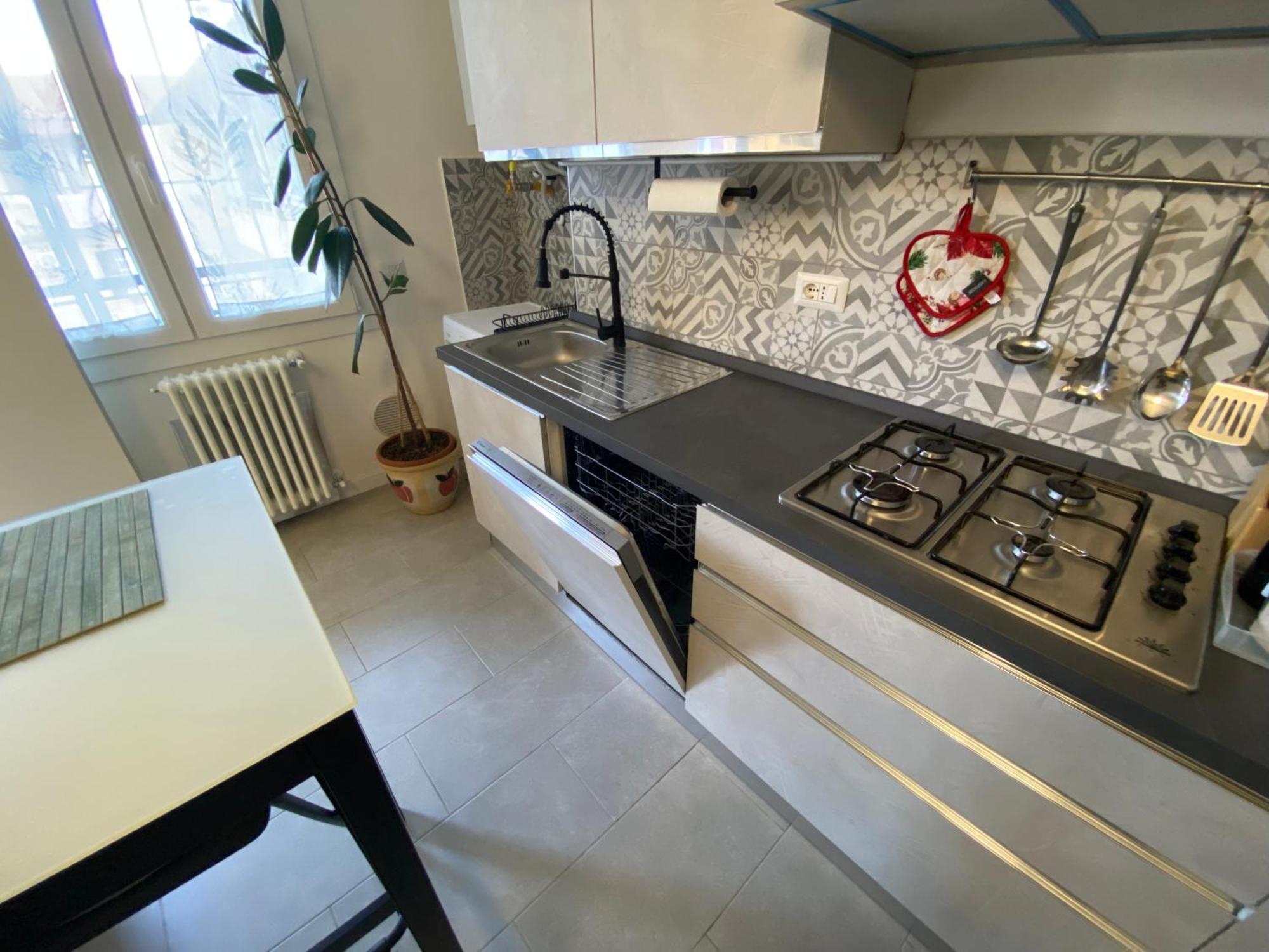 Renovated With Two Single Beds Appartamento Milano