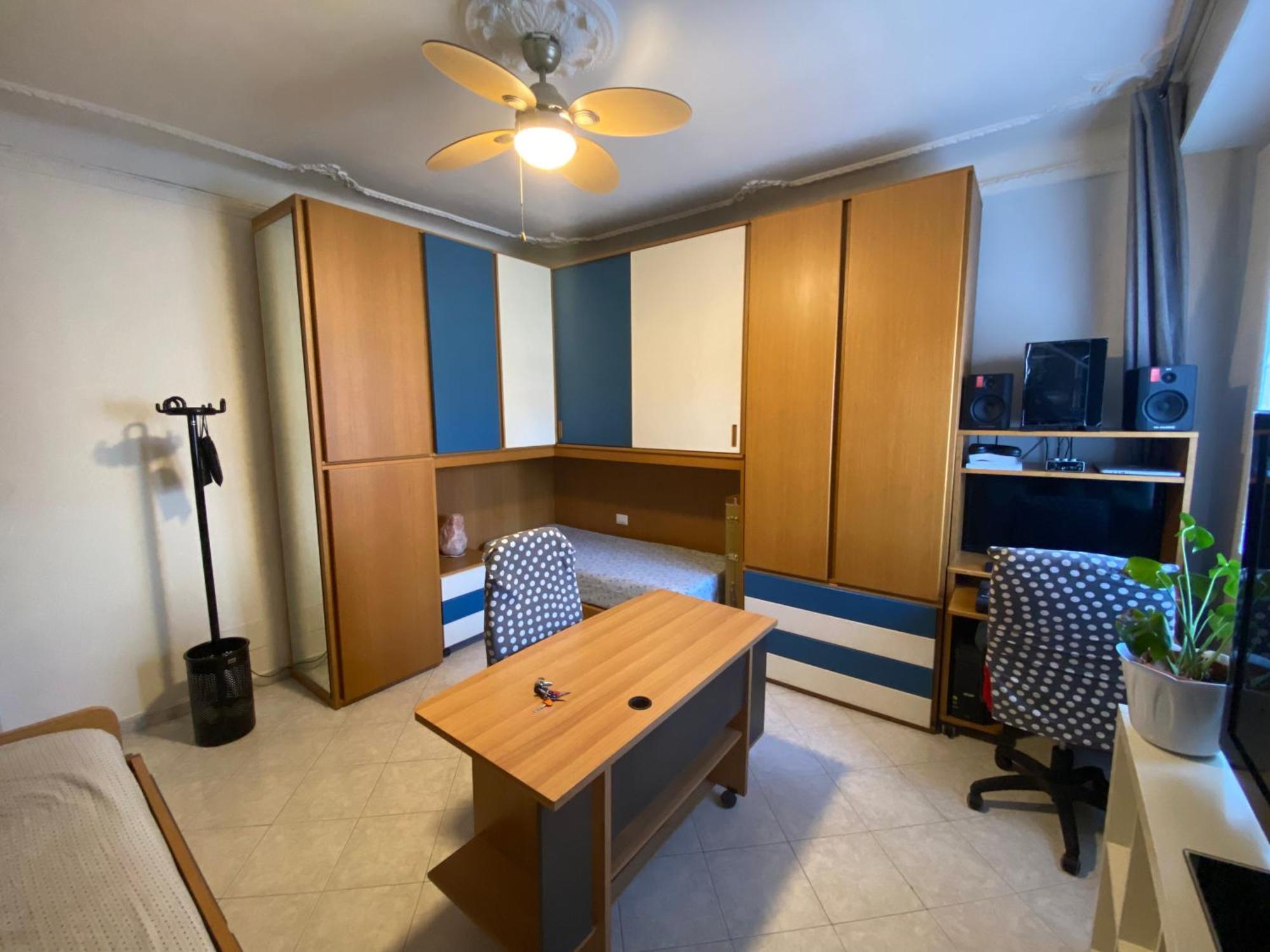 Renovated With Two Single Beds Appartamento Milano